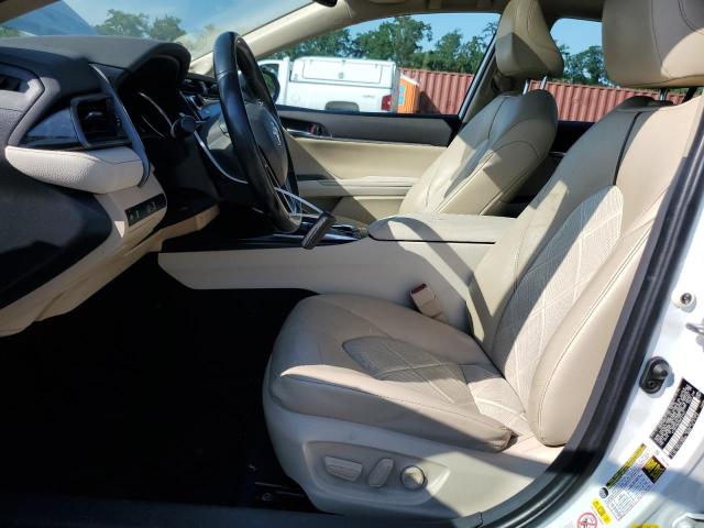  TOYOTA CAMRY 2019 Белы