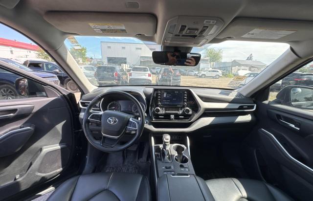 2022 TOYOTA HIGHLANDER XLE  