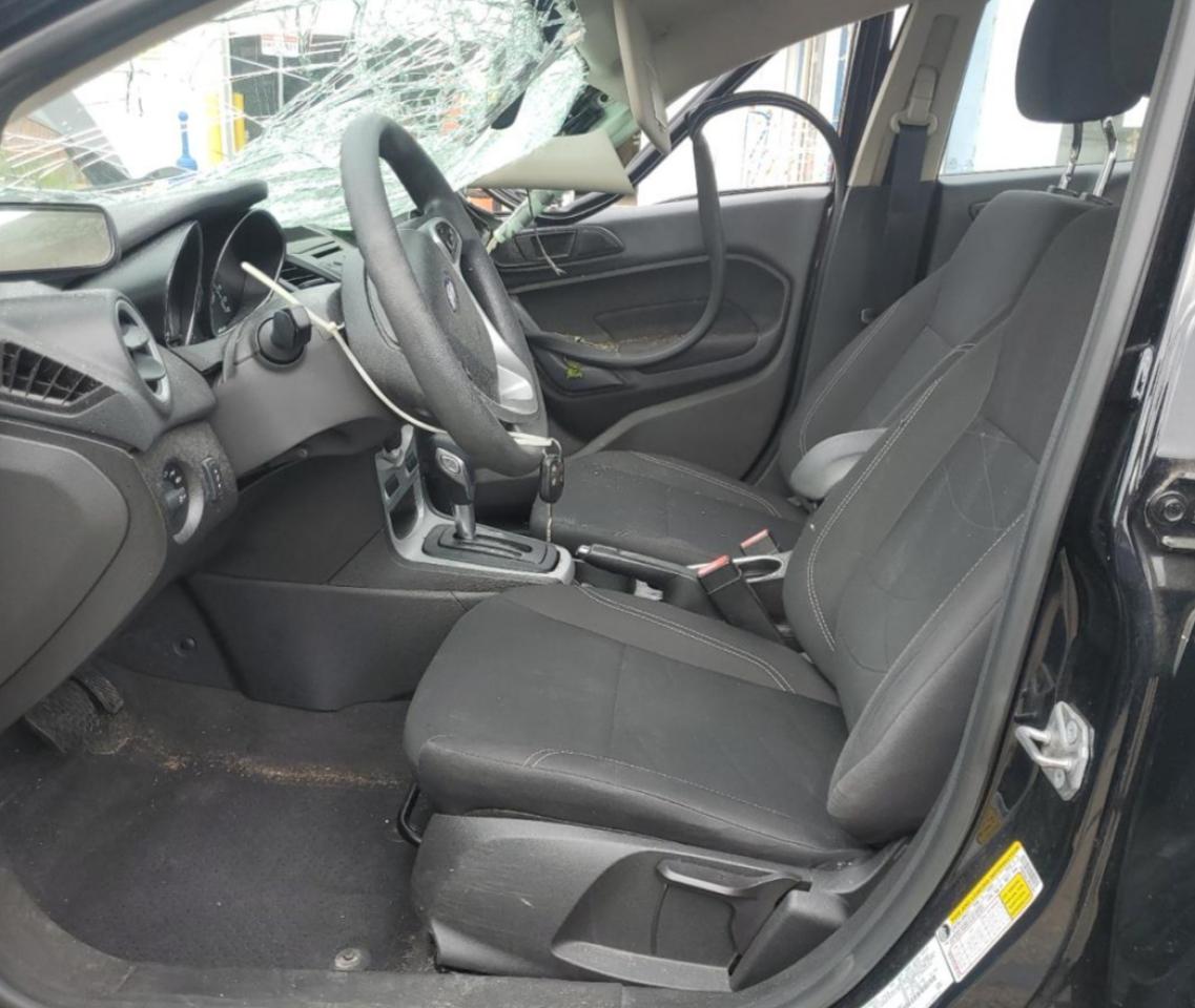 3FADP4BJ1JM121554 2018 Ford Fiesta Se