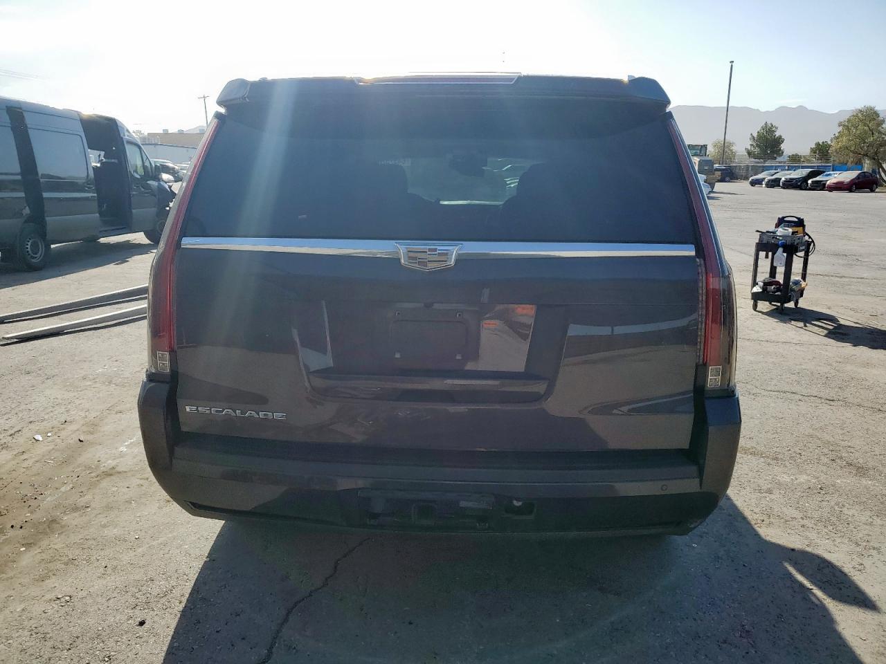2015 Cadillac Escalade Luxury VIN: 1GYS3MKJ3FR518812 Lot: 64575205