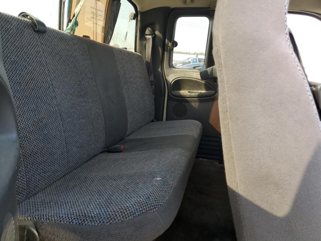 2002 Dodge Ram 2500 VIN: 3B7KF23W62M275732 Lot: 64232195