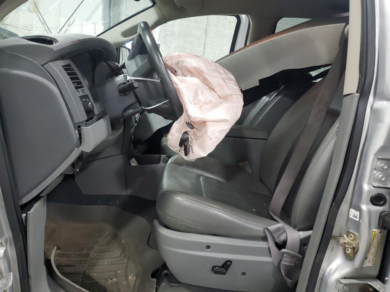 2005 Dodge Durango Limited VIN: 1D8HB58D15F518870 Lot: 63230405