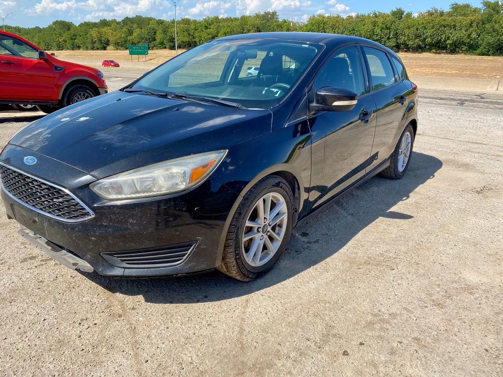 Hatchbacks FORD FOCUS 2015 Czarny