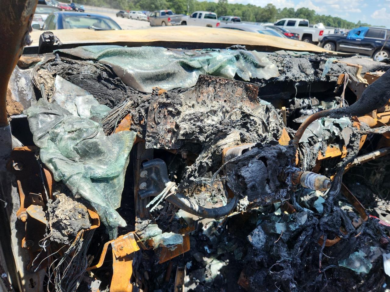 2013 Chevrolet Avalanche Ltz VIN: 3GNMCGE02DG329897 Lot: 66040235