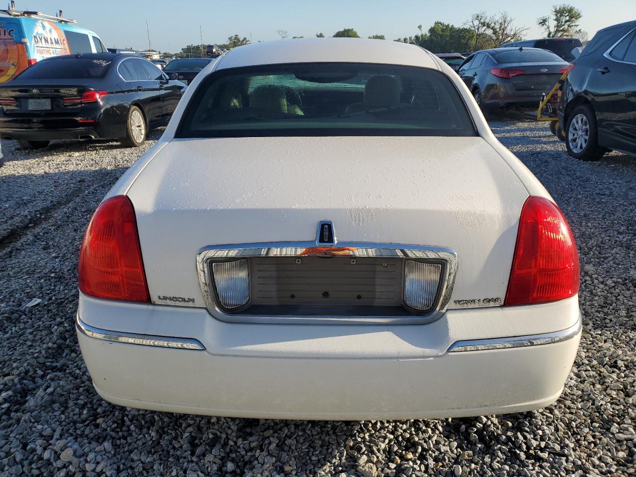 2003 Lincoln Town Car Executive VIN: 1LNHM81W03Y606246 Lot: 64653895