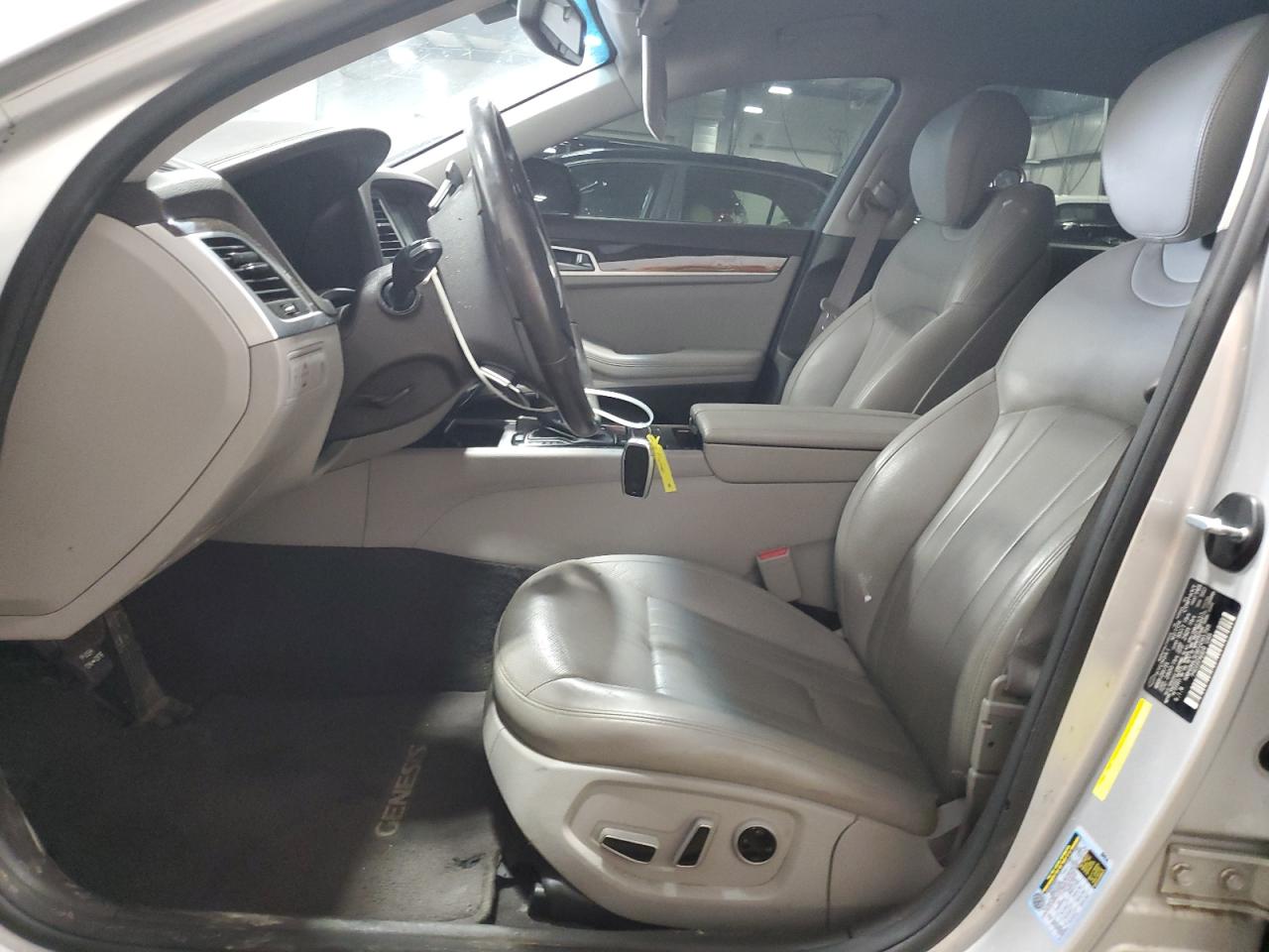 2015 Hyundai Genesis 3.8L VIN: KMHGN4JE8FU091758 Lot: 64028005