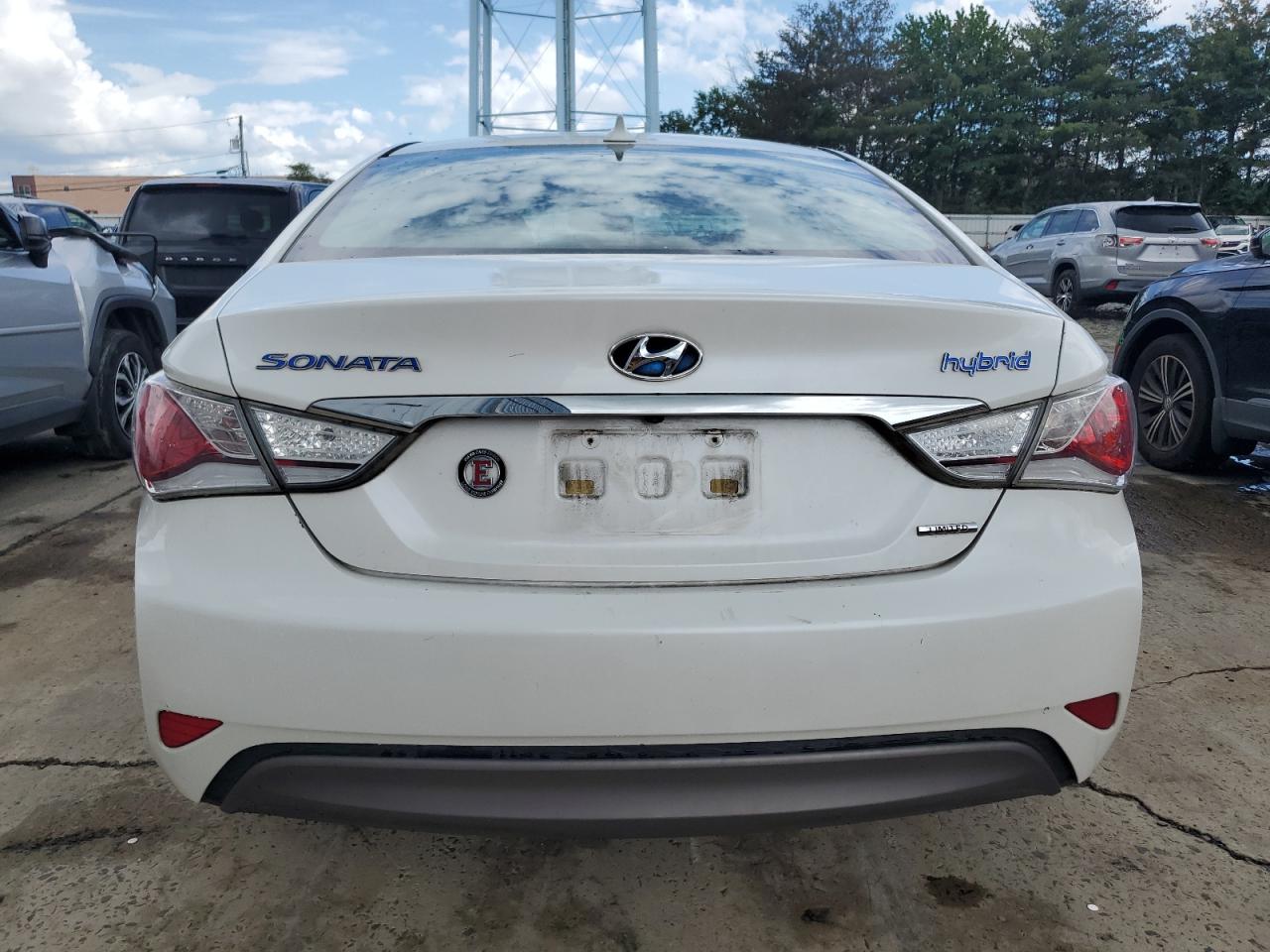 2013 Hyundai Sonata Hybrid VIN: KMHEC4A44DA072529 Lot: 63775925