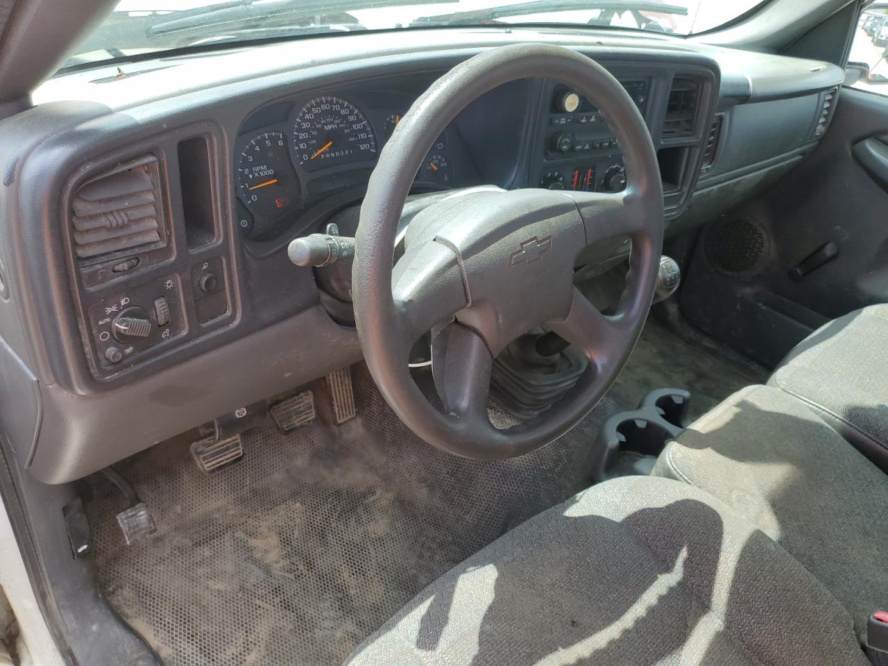 2005 Chevrolet Silverado C1500 VIN: 1GCEC14X05Z167729 Lot: 64202595