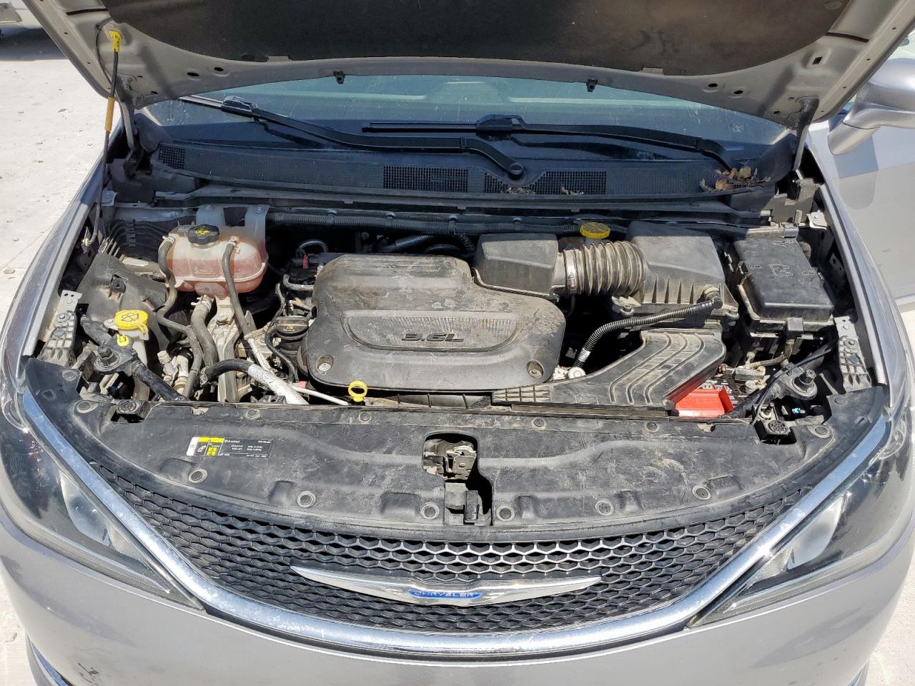 2c4rc1bg4kr561325 2C4RC1BG4KR561325 2019 Chrysler Pacifica Touring L