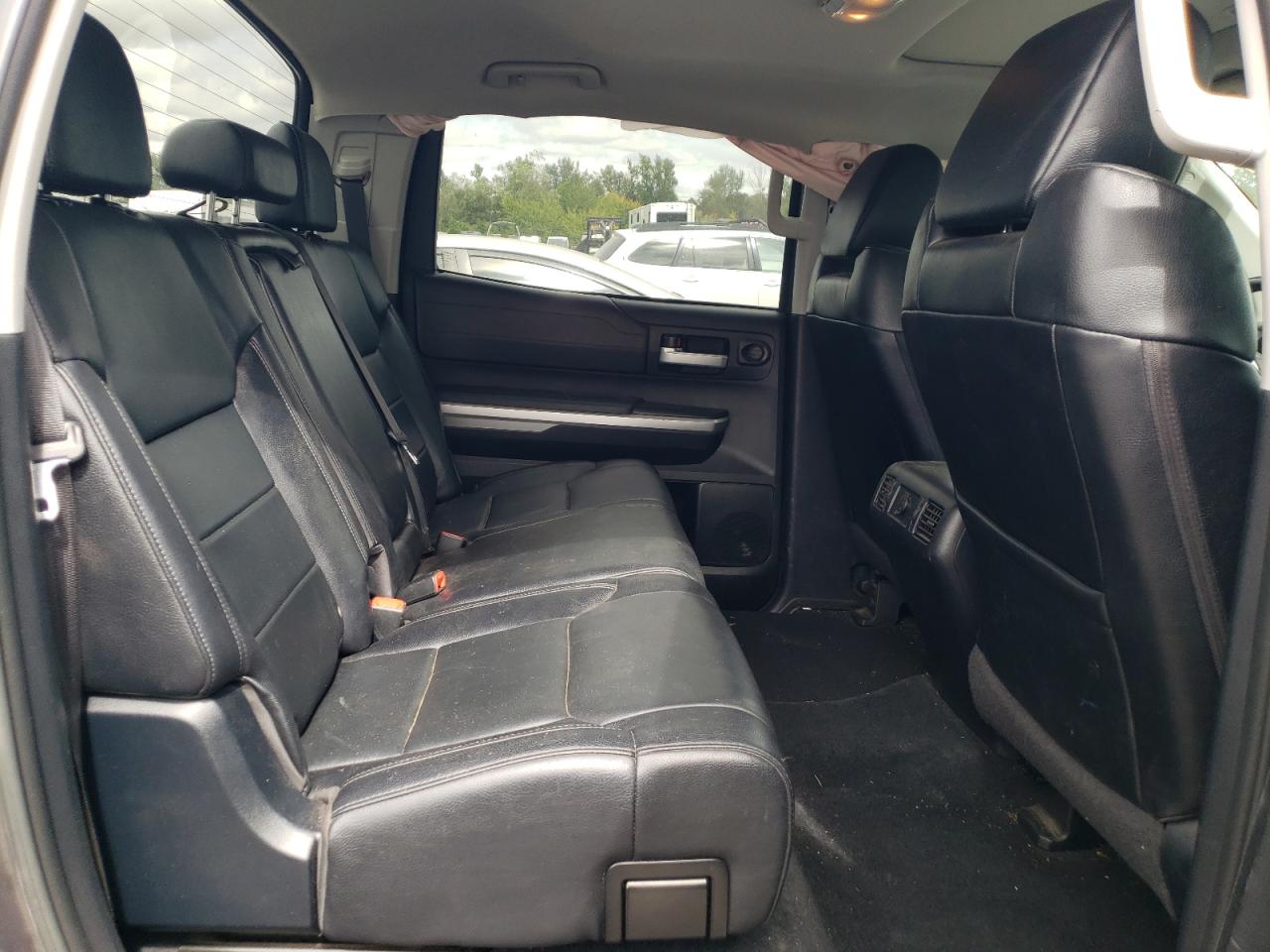 2017 Toyota Tundra Crewmax Limited VIN: 5TFHY5F10HX668831 Lot: 63878835