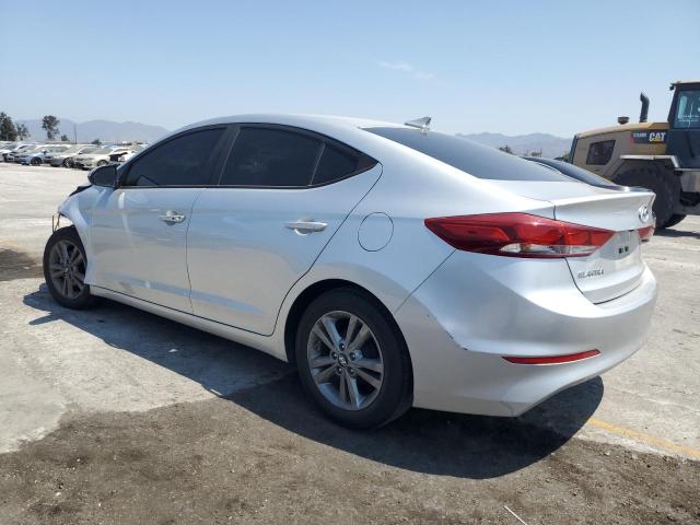 Sedans HYUNDAI ELANTRA 2017 Srebrny