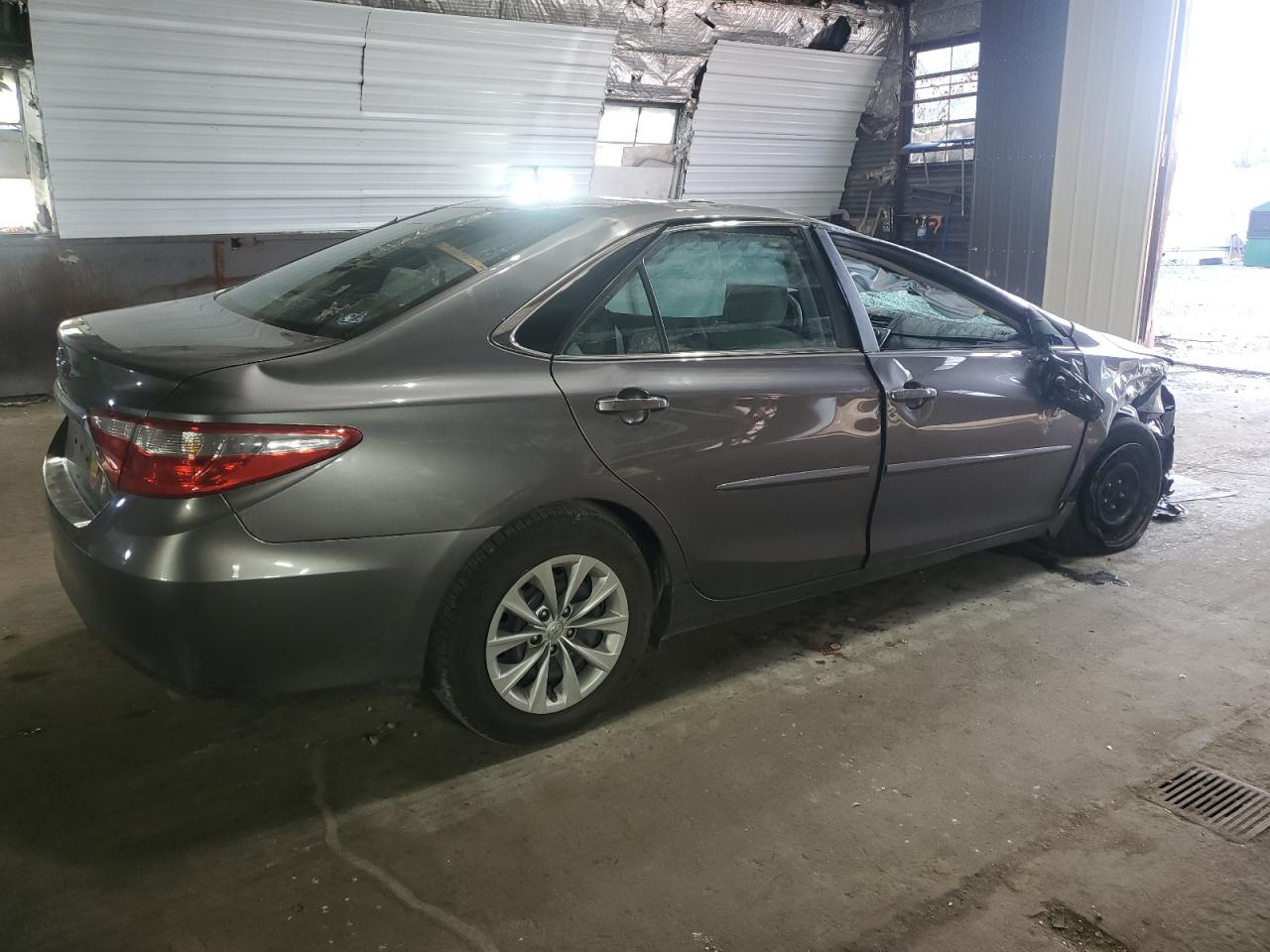 4t4bf1fk8gr531425 4T4BF1FK8GR531425 2016 Toyota Camry Le