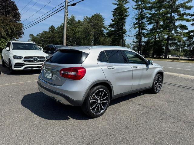 Parquets MERCEDES-BENZ GLA-CLASS 2016 Srebrny
