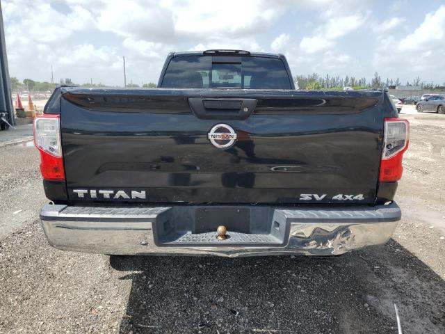  NISSAN TITAN 2017 Czarny