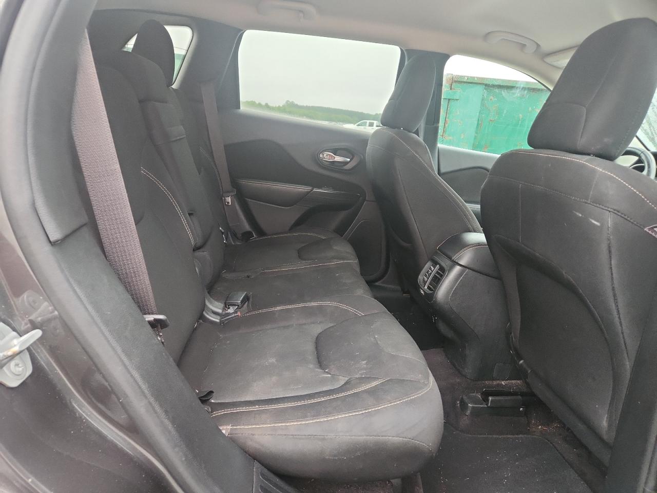 2016 Jeep Cherokee Latitude VIN: 1C4PJLCS0GW207554 Lot: 63740375