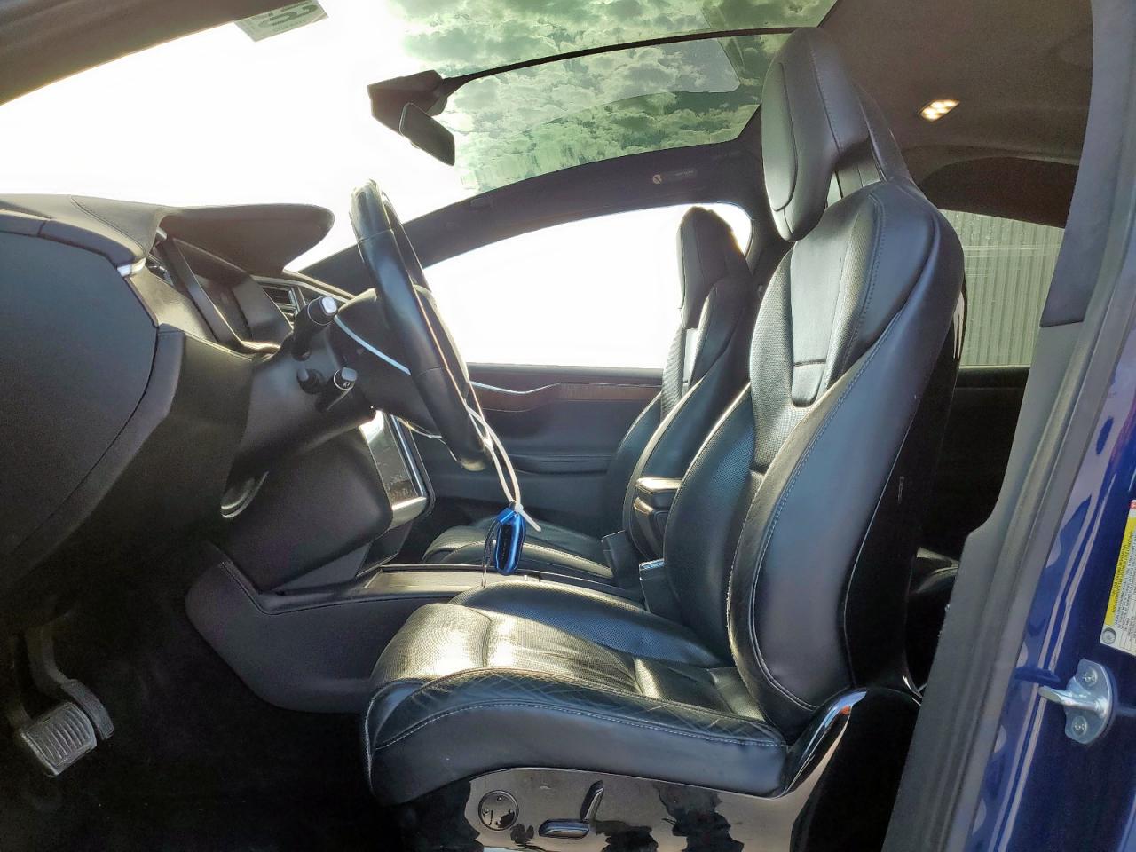 2016 Tesla Model X VIN: 5YJXCBE2XGF015936 Lot: 65657765