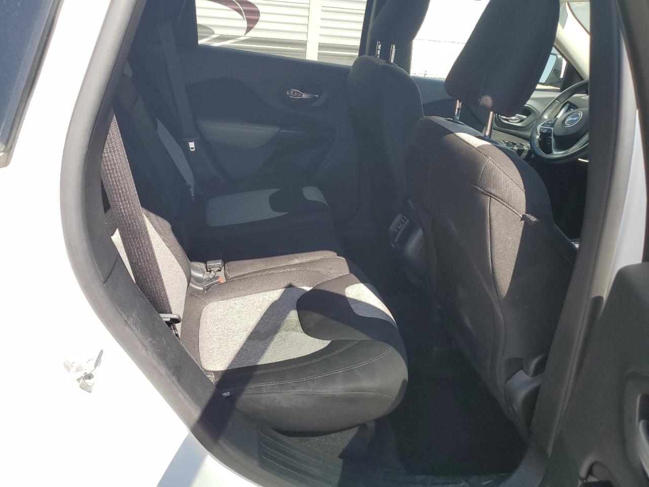 2014 Jeep Cherokee Latitude VIN: 1C4PJMCS8EW142455 Lot: 64837125