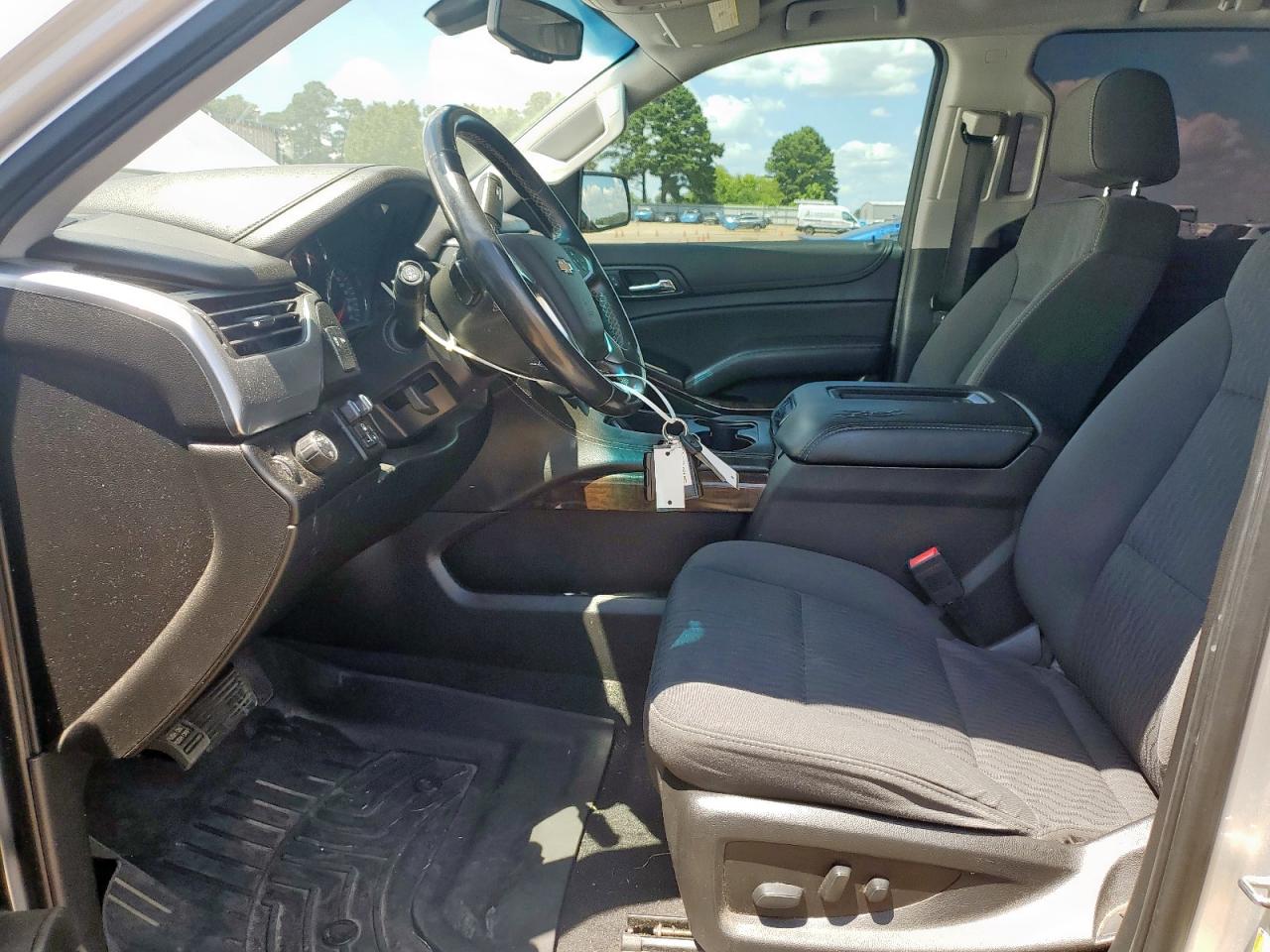 1gnscgkc7kr314122 1GNSCGKC7KR314122 2019 Chevrolet Suburban C1500 Ls