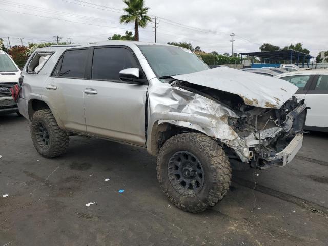  TOYOTA 4RUNNER 2021 Srebrny