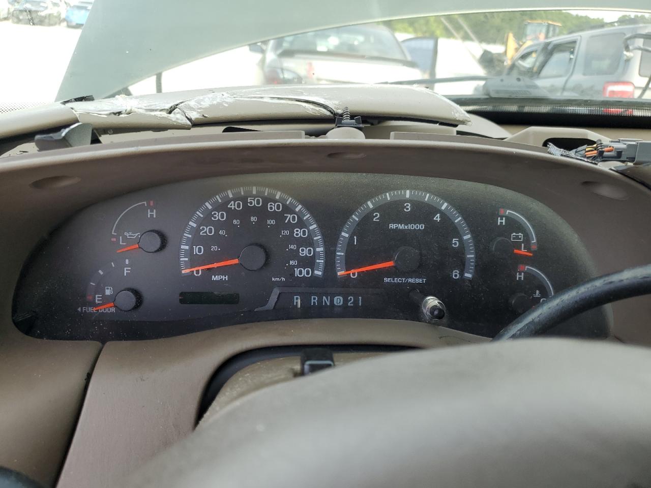 2000 Ford Expedition Eddie Bauer VIN: 1FMRU1767YLB48941 Lot: 63965755