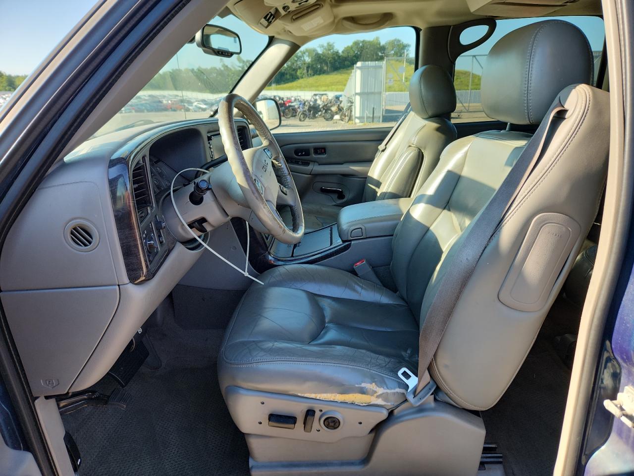 2005 GMC Yukon Xl Denali VIN: 1GKFK66UX5J200908 Lot: 63715455