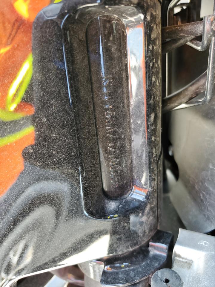 js1vy53a7j2100256 JS1VY53A7J2100256 2018 Suzuki Vzr1800