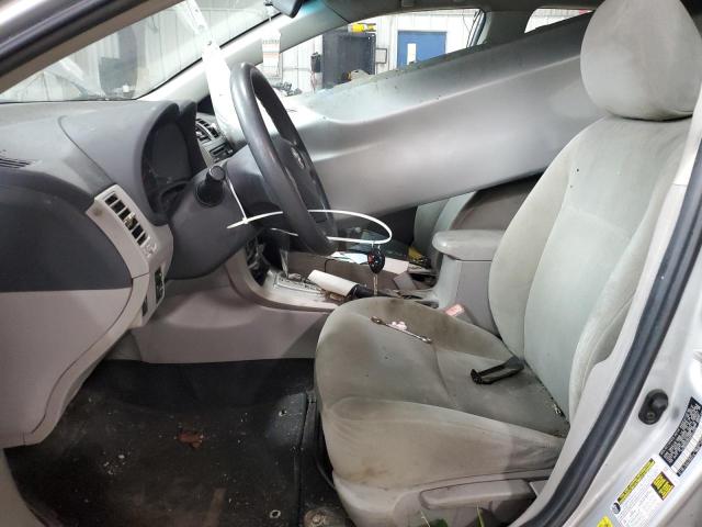 Sedans TOYOTA COROLLA 2013 Srebrny