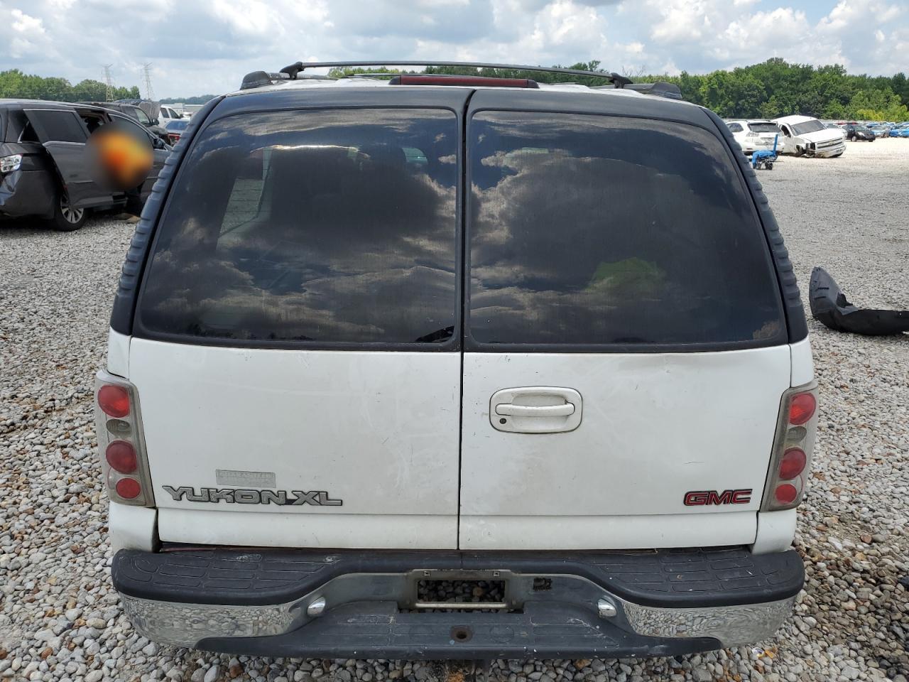 2000 GMC Yukon Xl C1500 VIN: 3GKEC16T0YG200800 Lot: 63770675