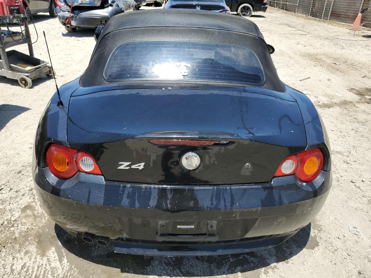2004 BMW Z4 2.5 VIN: 4USBT33504LS51981 Lot: 64143935