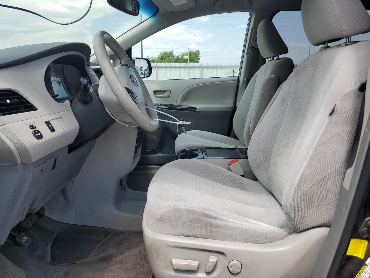 2013 Toyota Sienna Le VIN: 5TDKK3DC3DS294182 Lot: 65069335