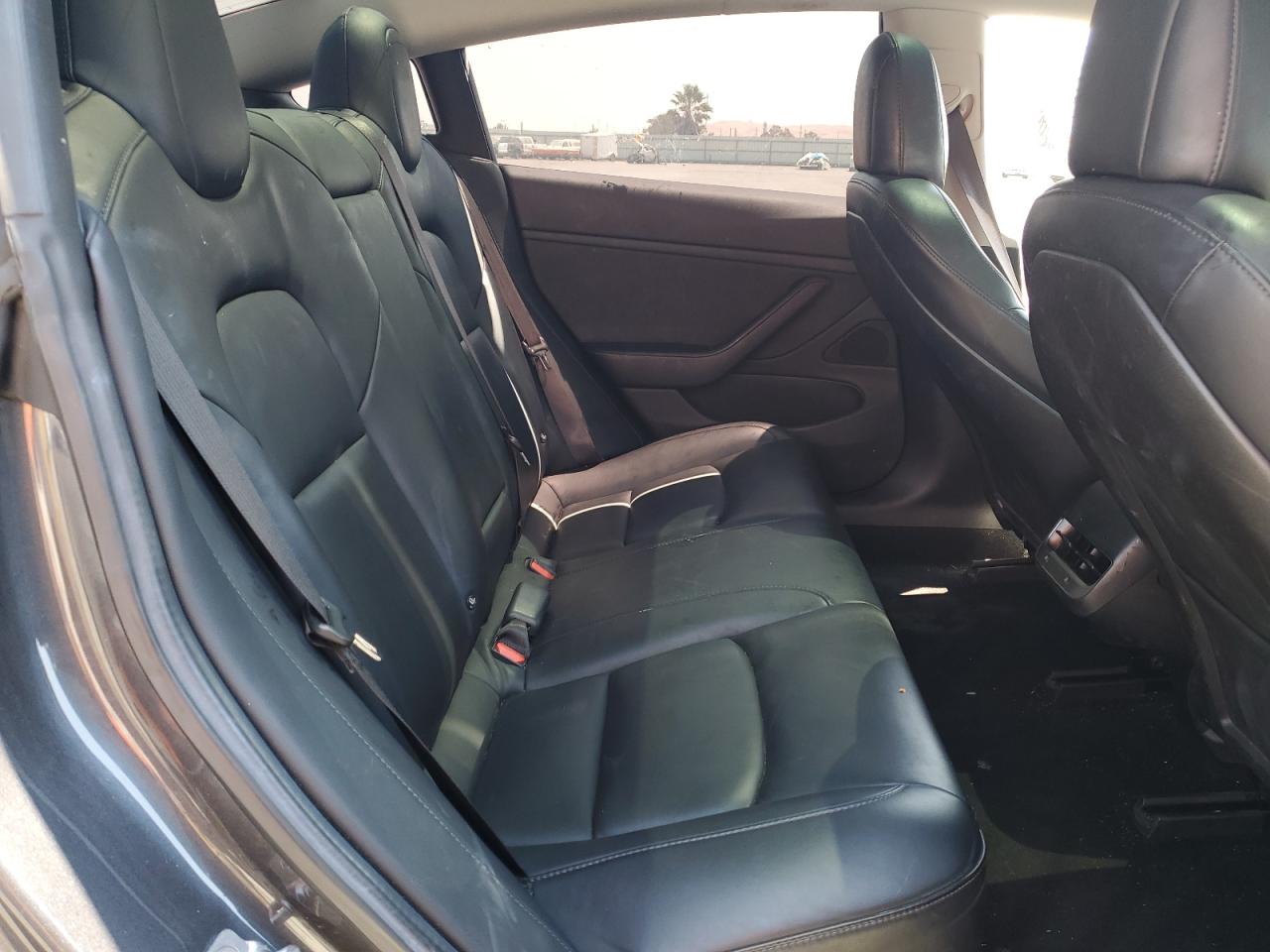 2018 Tesla Model 3 VIN: 5YJ3E1EA1JF033887 Lot: 64607215