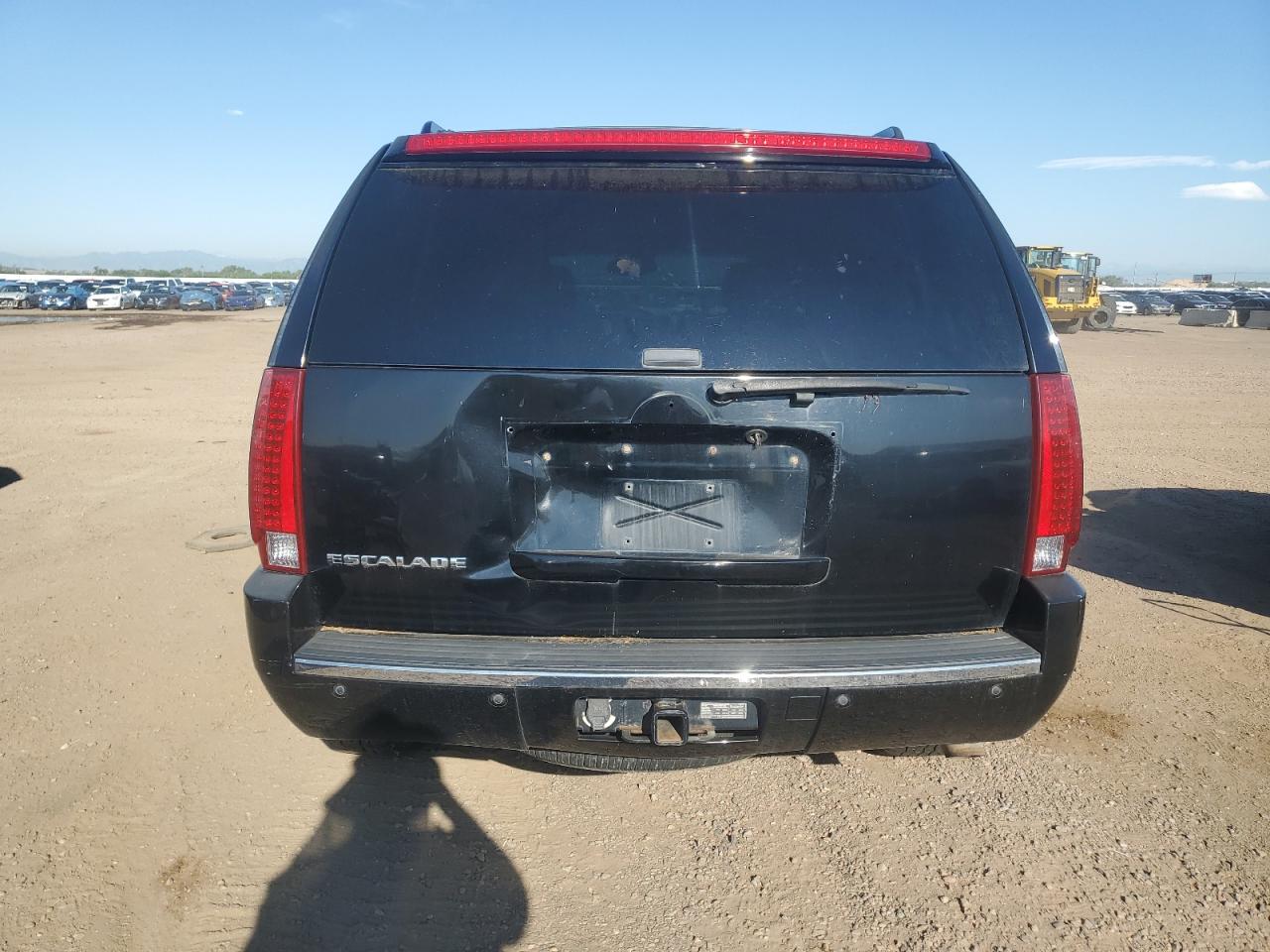 2007 Cadillac Escalade Luxury VIN: 1GYFK63807R165538 Lot: 65000245