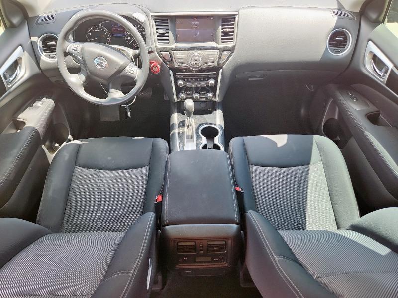  NISSAN PATHFINDER 2017 Czerwony