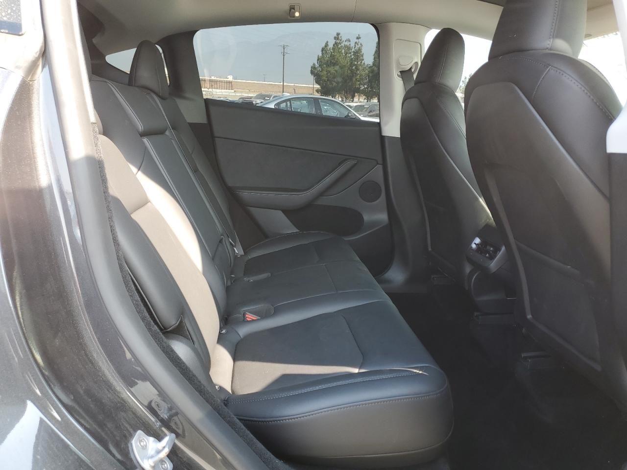 2024 Tesla Model Y VIN: 7SAYGDEF0RF059697 Lot: 64595455