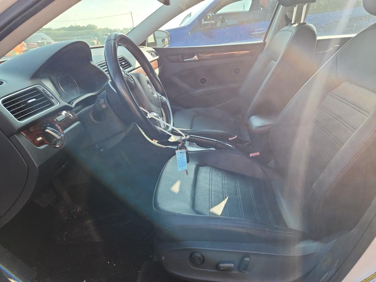 2013 Volkswagen Passat Sel VIN: 1VWCP7A37DC056190 Lot: 64288435