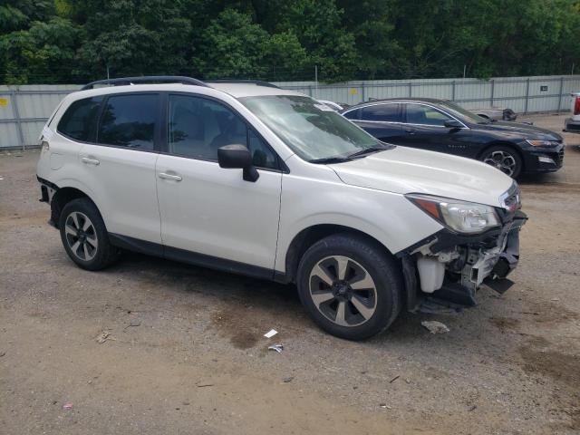  SUBARU FORESTER 2017 Biały