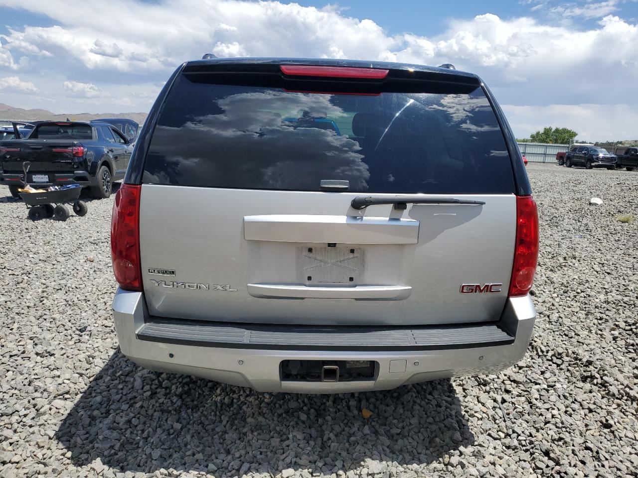 2011 GMC Yukon Xl K1500 Slt VIN: 1GKS2KE35BR239659 Lot: 62337095