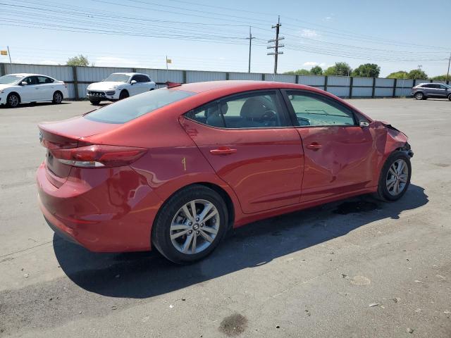  HYUNDAI ELANTRA 2018 Красный