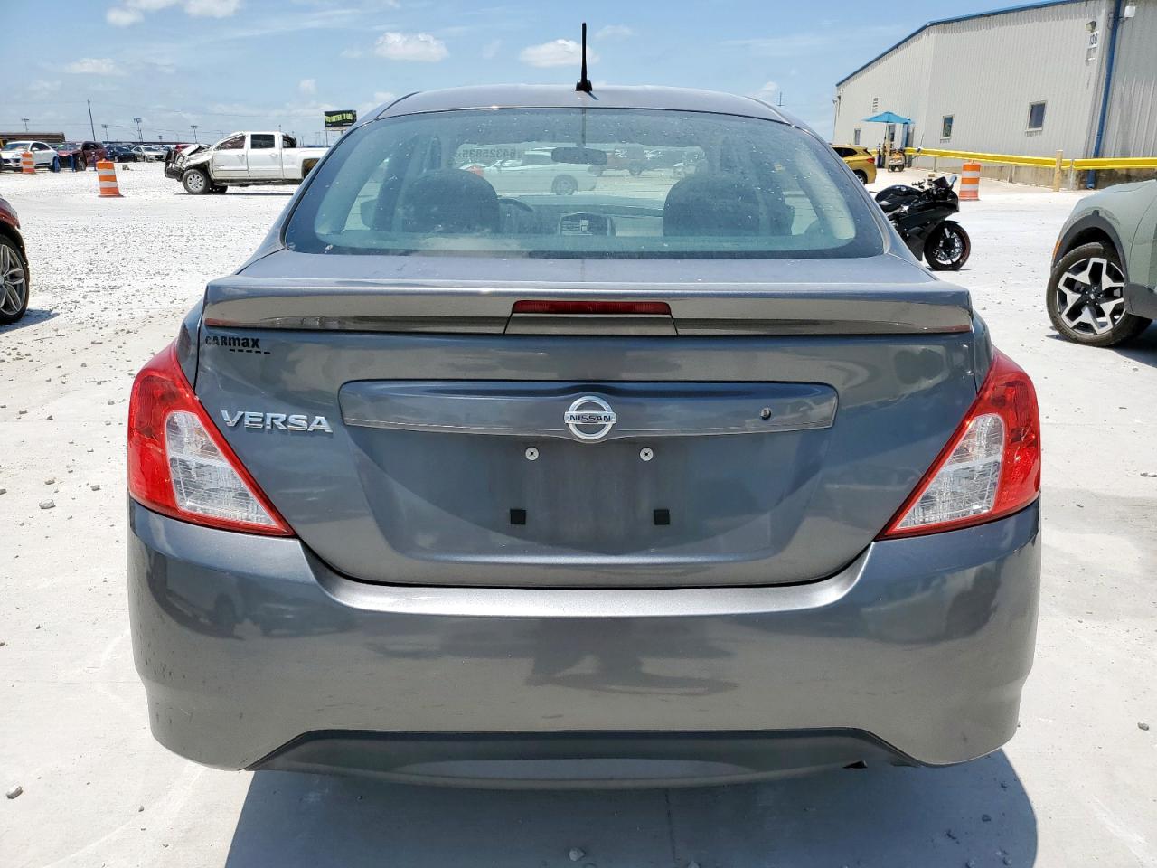 2018 Nissan Versa S VIN: 3N1CN7AP8JL806162 Lot: 64325835