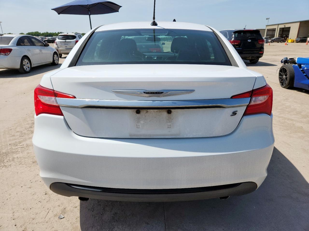 2013 Chrysler 200 Limited VIN: 1C3CCBCG4DN523513 Lot: 65389295