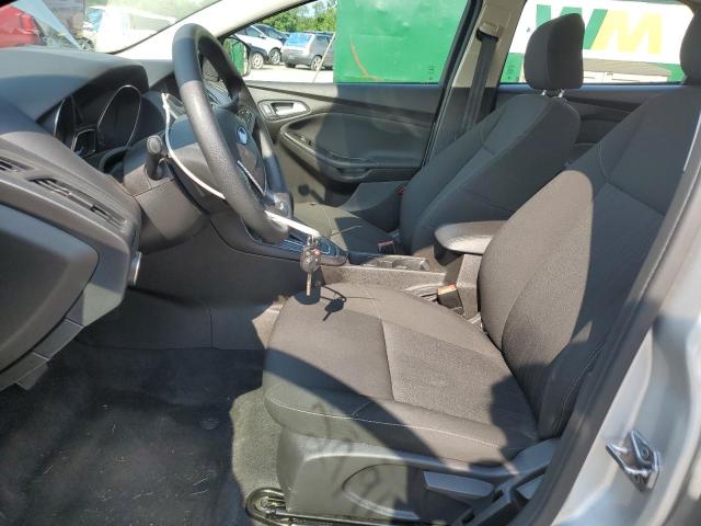 Sedans FORD FOCUS 2016 Srebrny