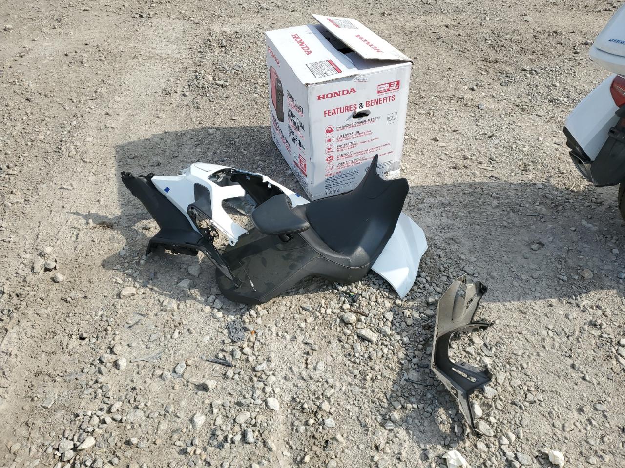2018 Honda Gl1800 VIN: JH2SC7904JK000608 Lot: 63768725