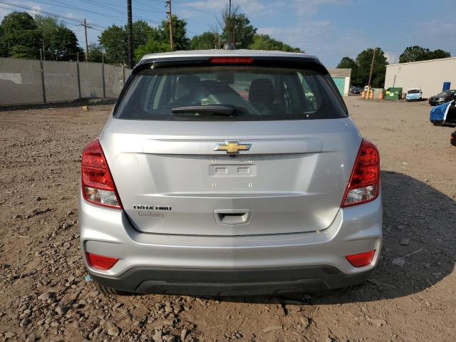  CHEVROLET TRAX 2017 Srebrny