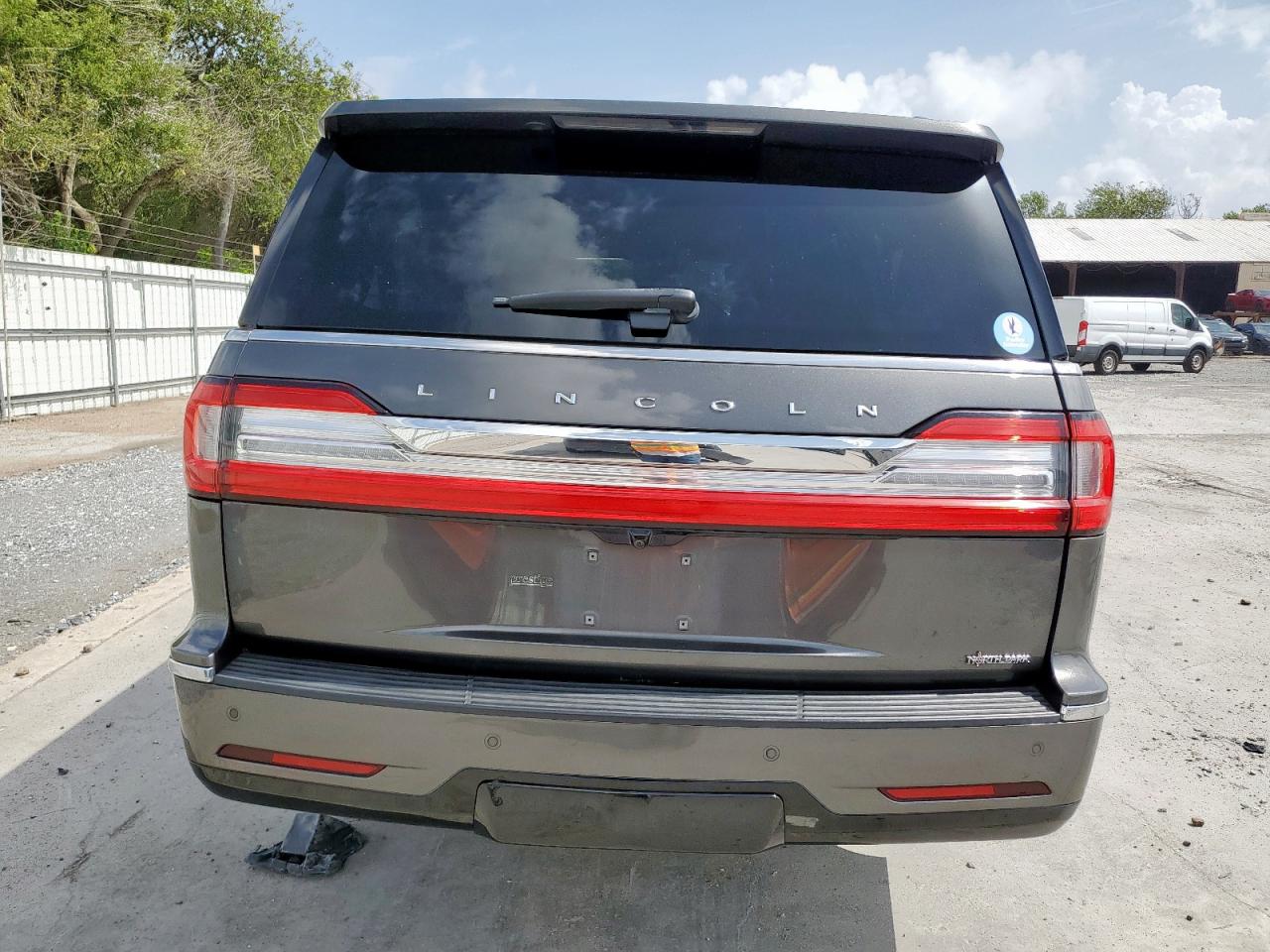 2018 Lincoln Navigator L Reserve VIN: 5LMJJ3LT8JEL04604 Lot: 63327105