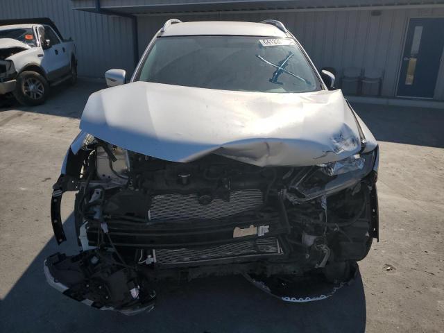Parquets NISSAN ROGUE 2016 Srebrny