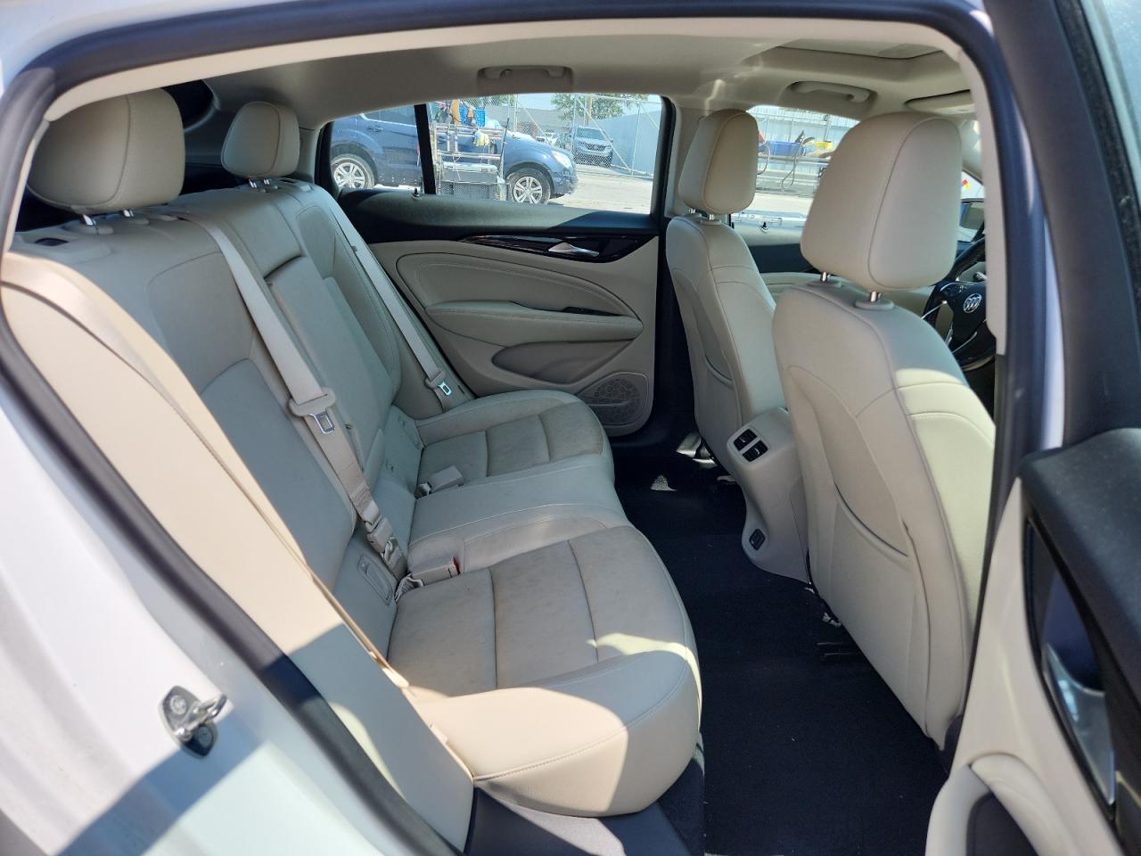 2019 Buick Regal Essence VIN: W04GR6SX9K1010812 Lot: 64414685