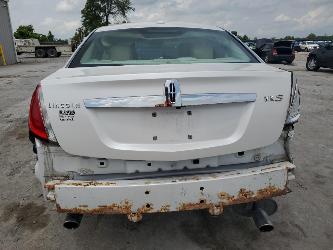 1LNHL9DR7AG609002 2010 Lincoln Mks