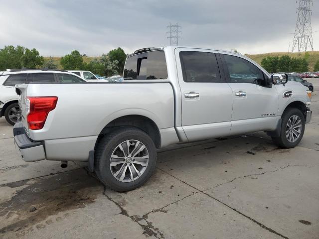  NISSAN TITAN 2017 Серебристый