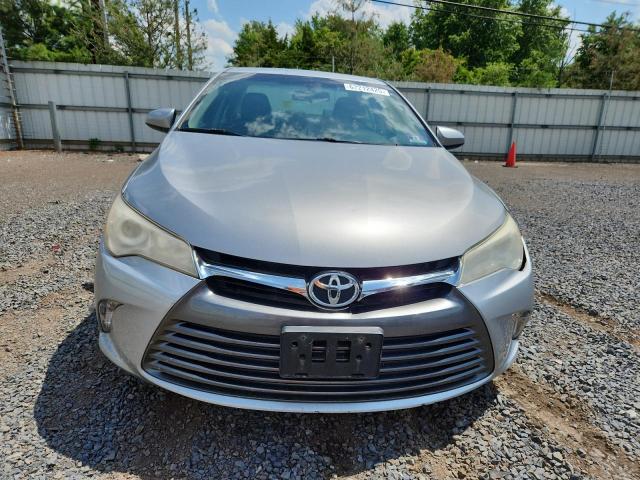  TOYOTA CAMRY 2015 Srebrny