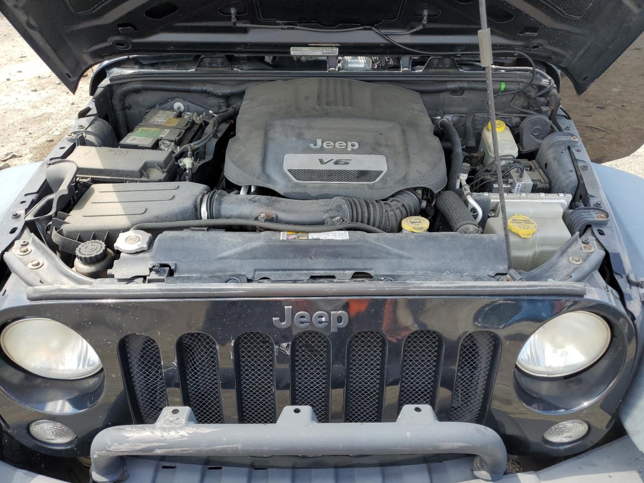 2014 Jeep Wrangler Unlimited Sport VIN: 1C4BJWDG4EL105890 Lot: 65014205
